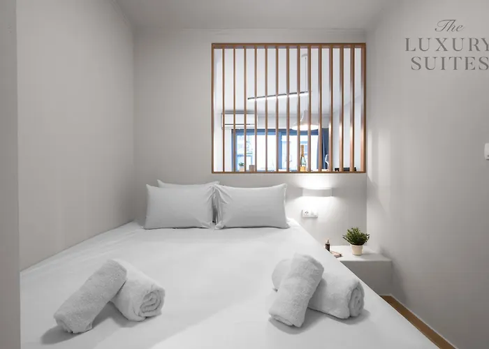 Westay #2, The Luxury * Salonic