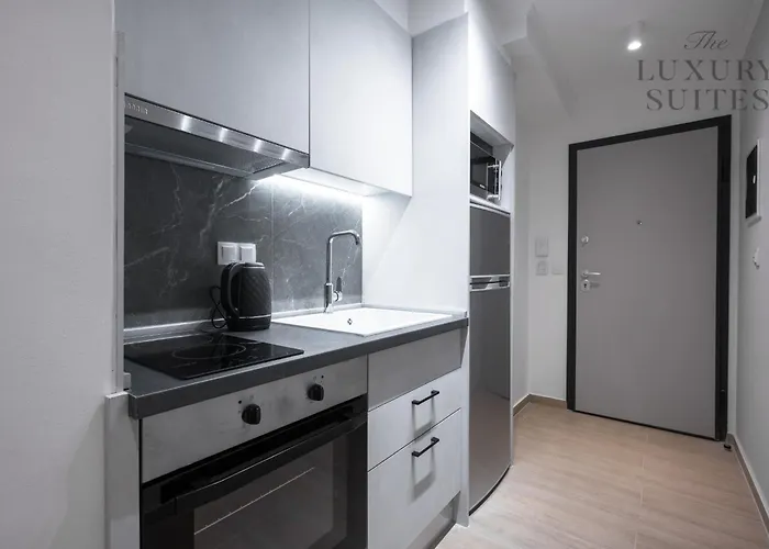 Westay #2, The Luxury * Salonic