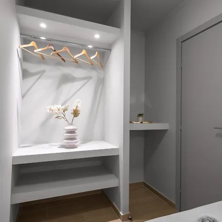 Westay #2, The Luxury Salonic