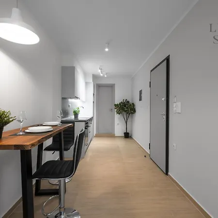 Westay #2, The Luxury Apartamento *